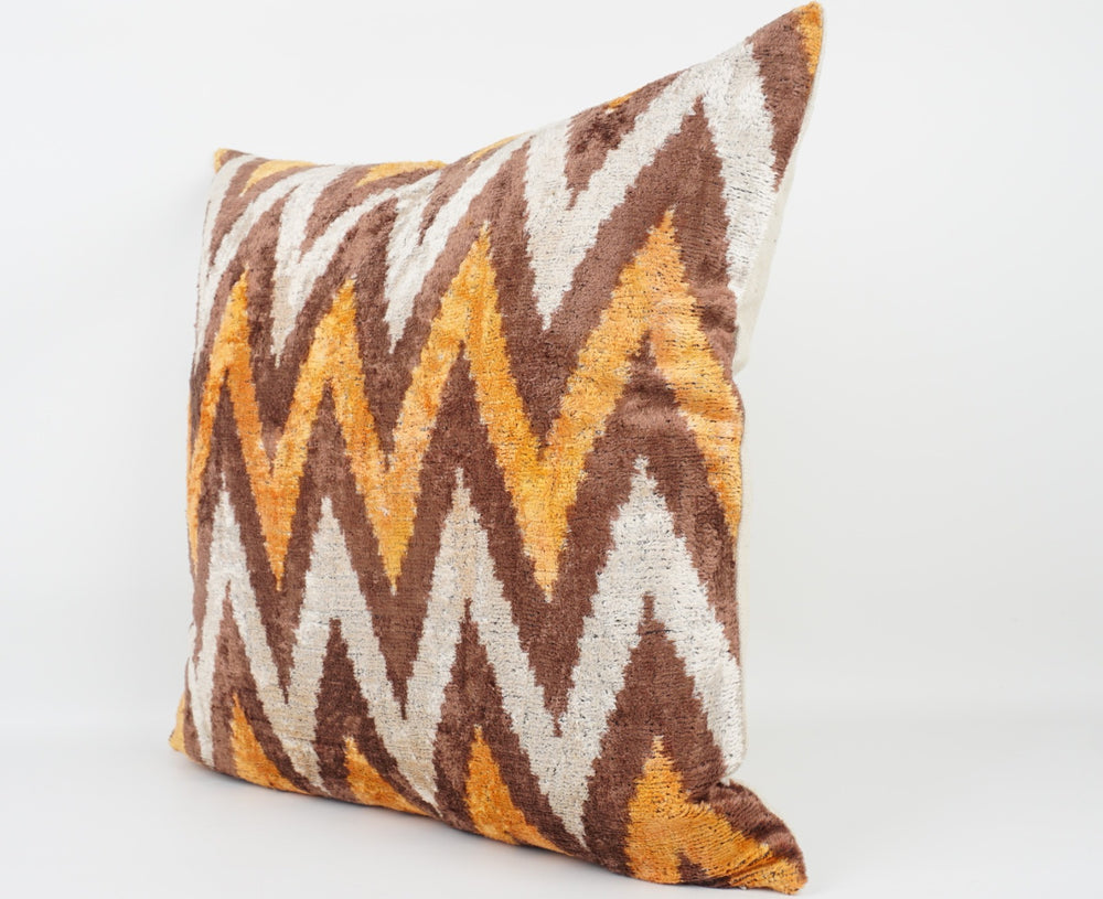 Silk/Velvet Kissenhülle 50x50cm Chevron Offwhite-Caramel-braun