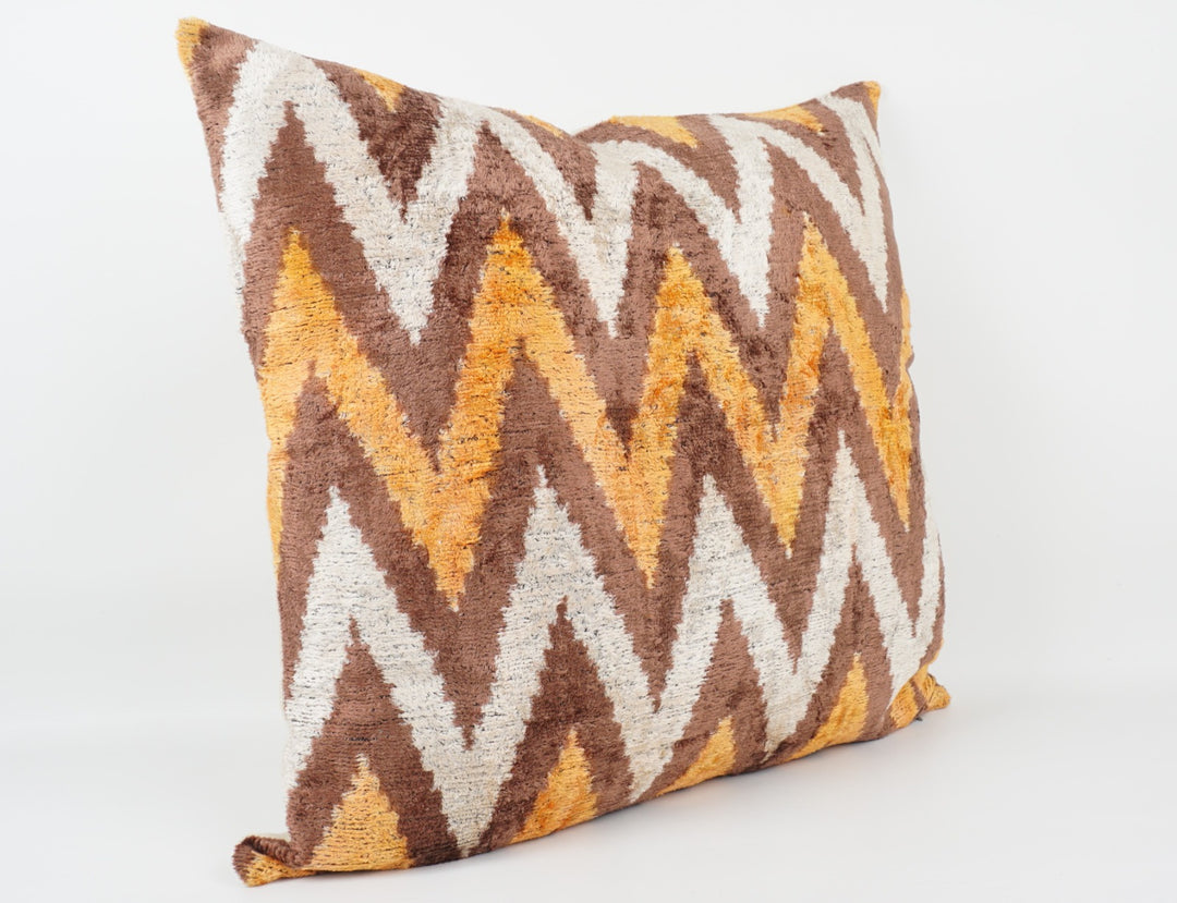 Silk/Velvet Kissenhülle 50x50cm Chevron Offwhite-Caramel-braun