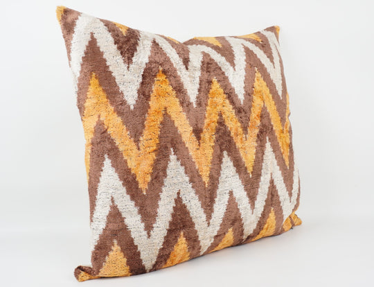 Silk/Velvet Kissenhülle 50x50cm Chevron Offwhite-Caramel-braun