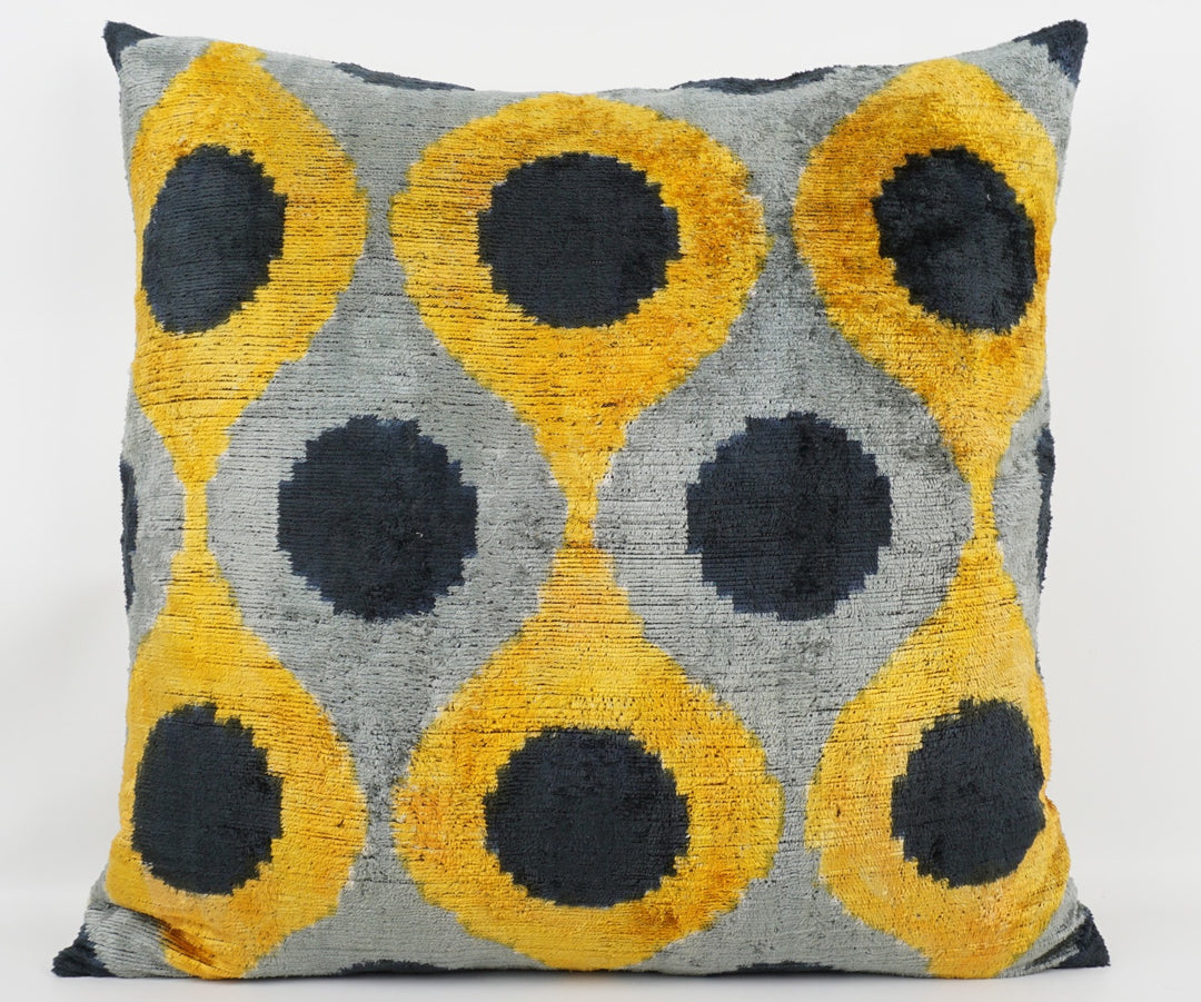 Silk/Velvet Kissenhülle 50x50cm Ikat-Ovale hellgrau,gelb,black