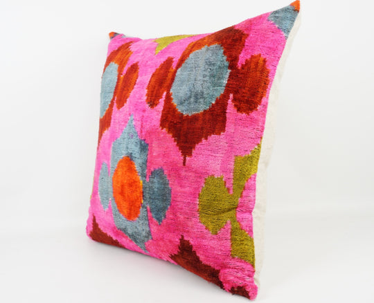 Silk/Velvet Kissenhülle 50×50 cm Grafik-Motive in pink-multi