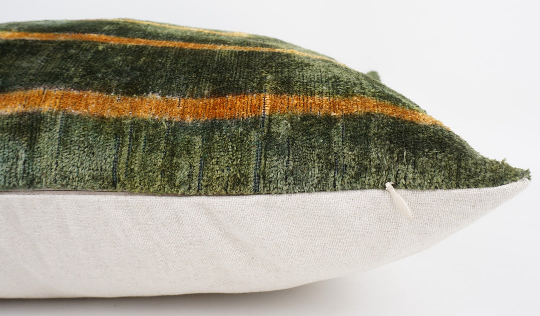 Silk/Velvet Kissenhülle 50x50cm grafisch-abstrakte Linien Olive-Moosgrün-Senfgelb
