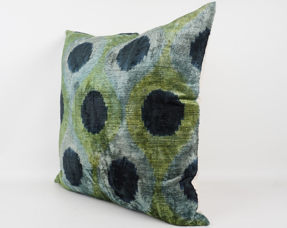 Silk/Velvet Kissenhülle 50x50cm Ikat-Ovale schwarz-grün und aqua