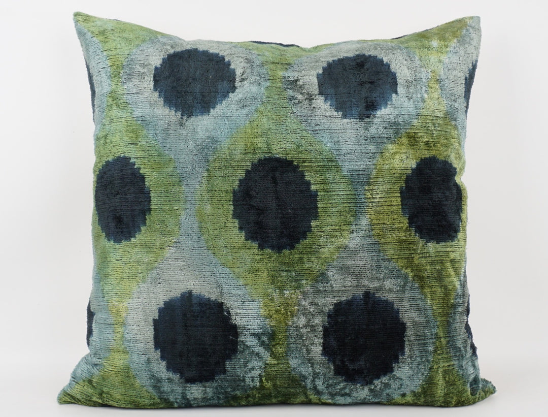 Silk/Velvet Kissenhülle 50x50cm Ikat-Ovale schwarz-grün und aqua
