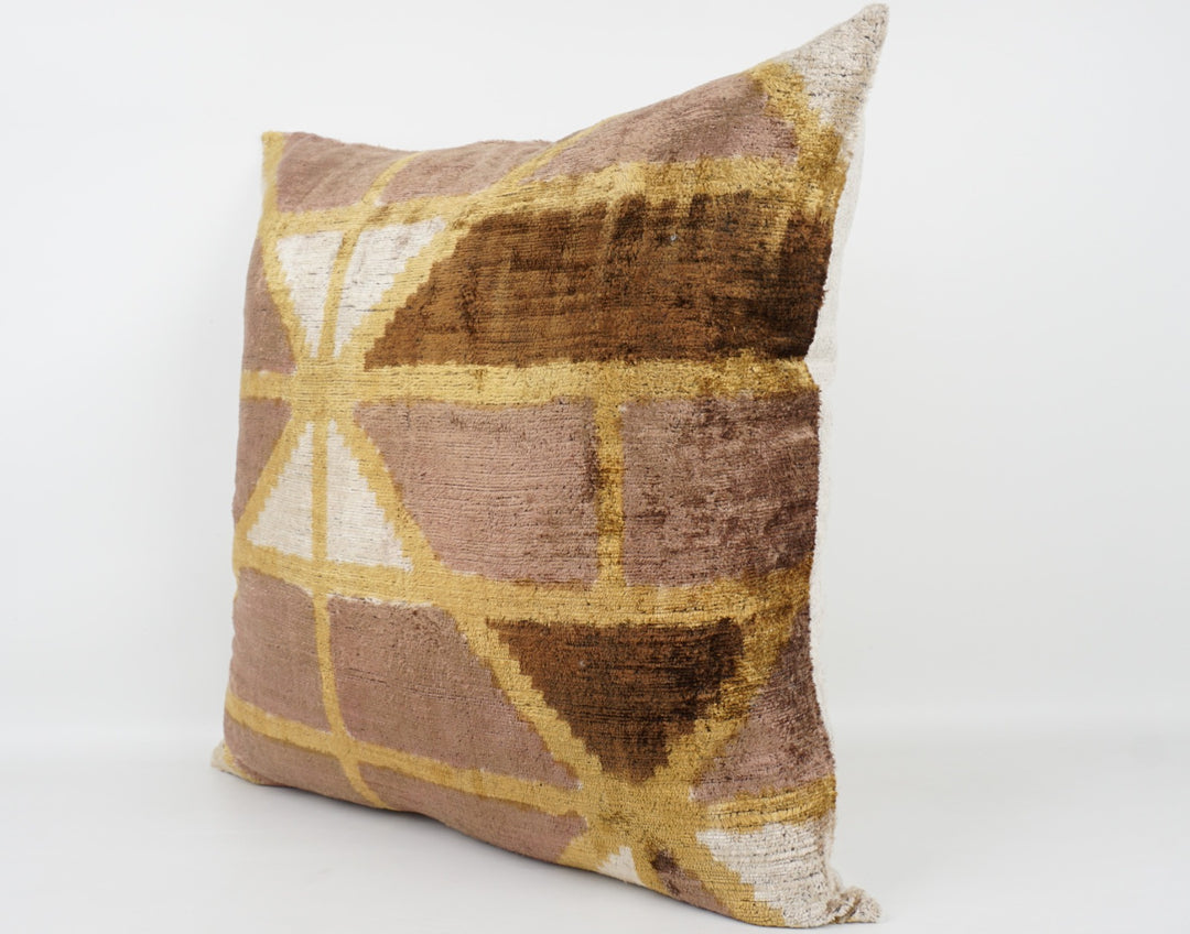Silk/Velvet Kissenhülle 50x50cm grafisch-abstrakte Linien gold, taupe und offwhite