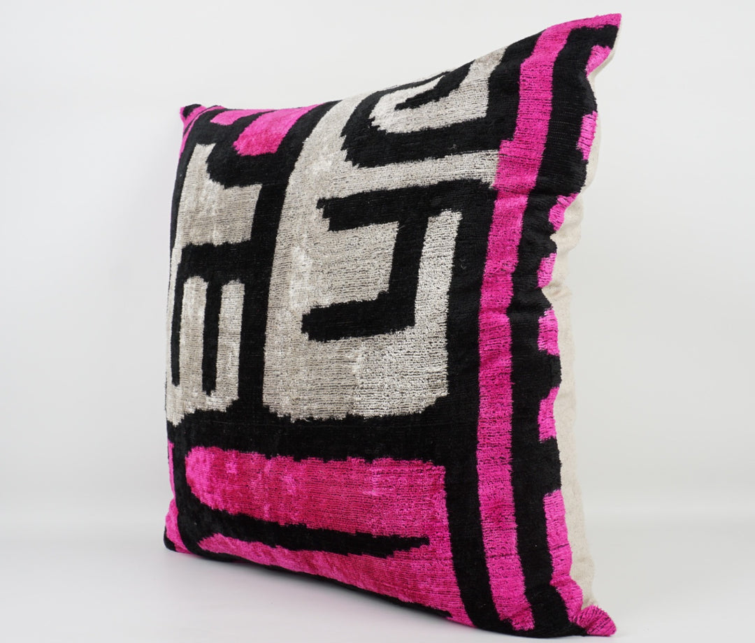 Silk/Velvet Kissenhülle 60x60cm Grafik-Linien offwhite, pink, schwarz
