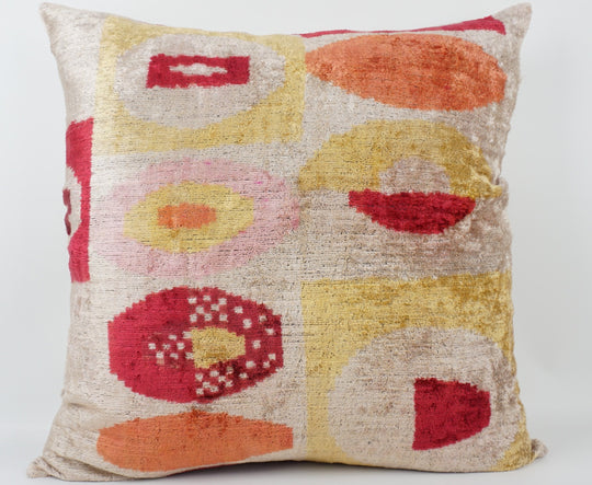 Silk/Velvet Kissenhülle 60x60cm Kreis-und Grafikdesign in gelb-rot-taupe-orange