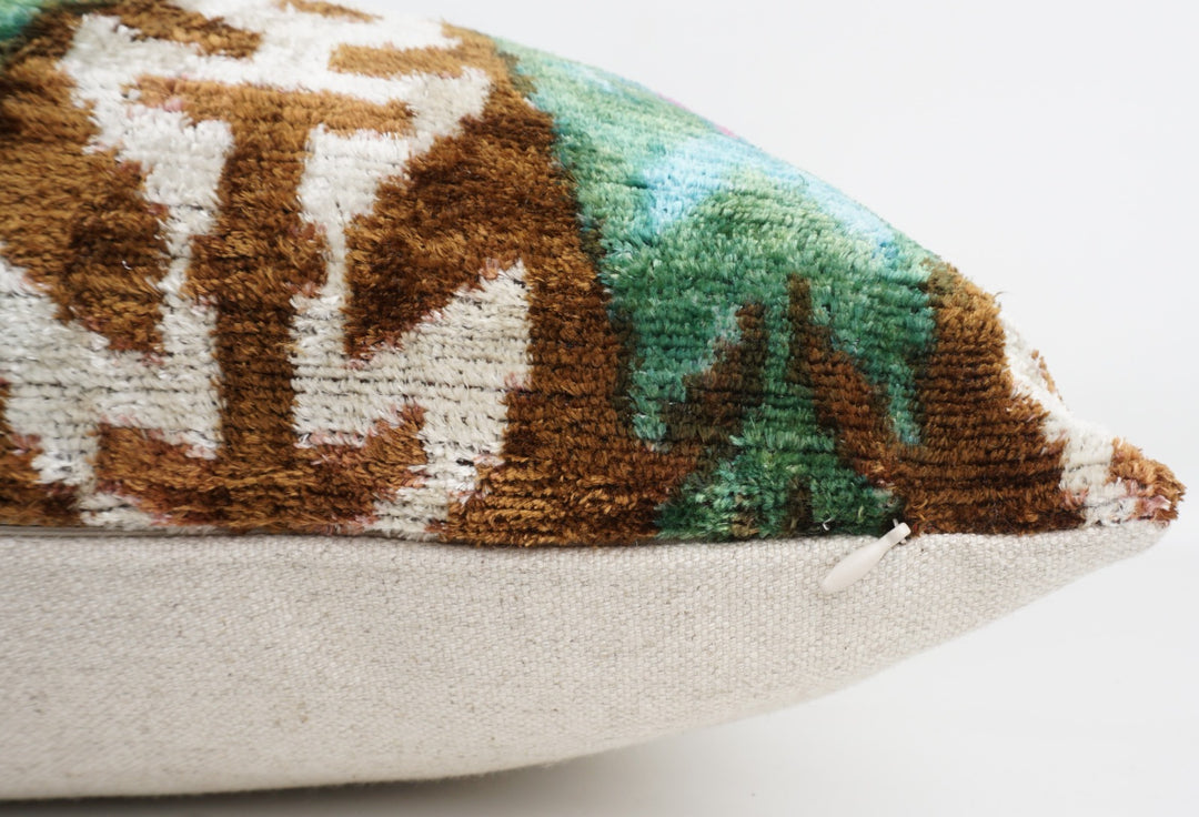 Silk/Velvet Kissenhülle 60×60cm – Ikat Mint Braun Pink