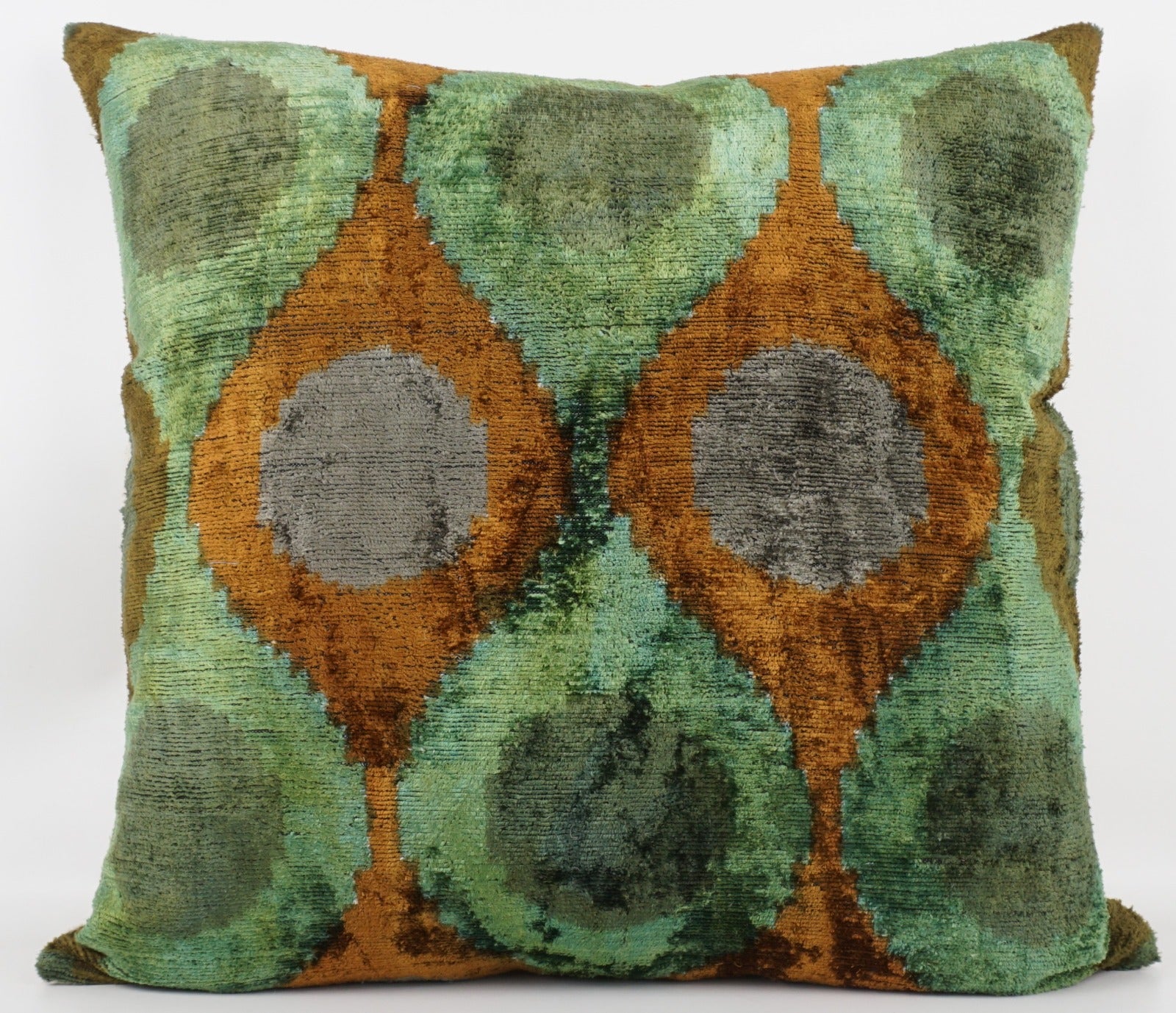 Seidenkissen 50×50 mit Retro-Dots in Mint- und Brauntönen; Vorderseite aus 100 % Seide (Silk-Velvet), Rückseite aus Baumwolle/Leinen.