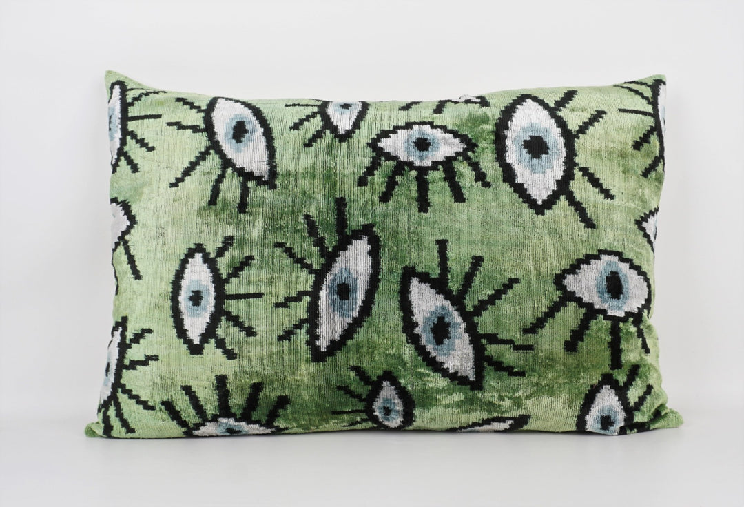 Seidenkissen 40x60cm mit Evil-Eye-Muster in Grün, Schwarz & Offwhite – Silk/Velvet