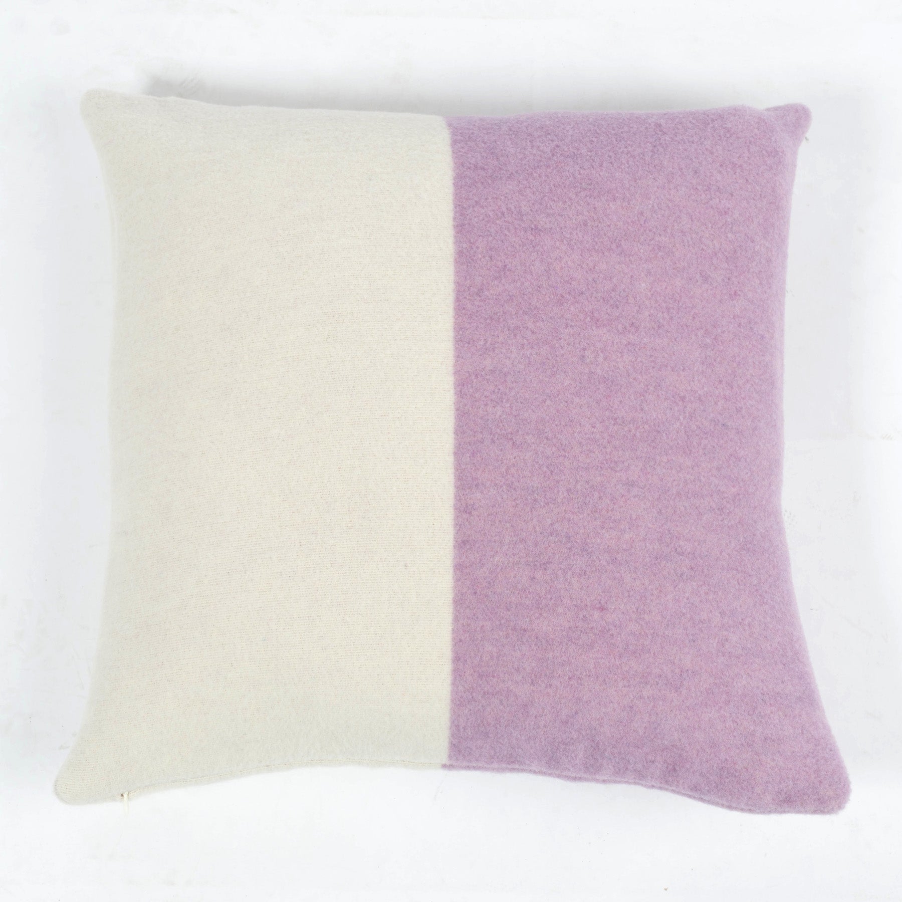 Wollkissen 45x45cm Halb/Halb-Streifen in flieder-offwhite