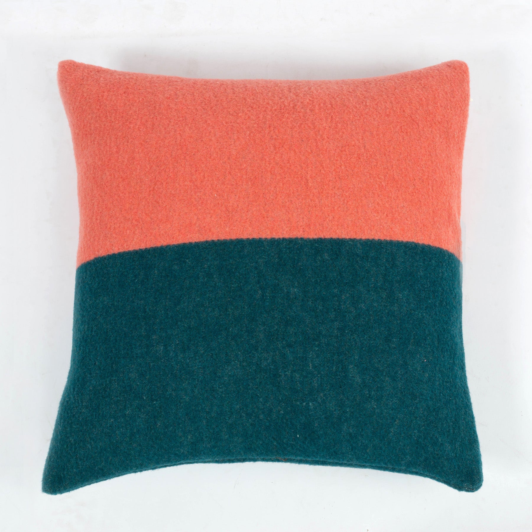 Wollkissen 45x45cm Halb/Halb-Streifen in Orange-Petrolgrün