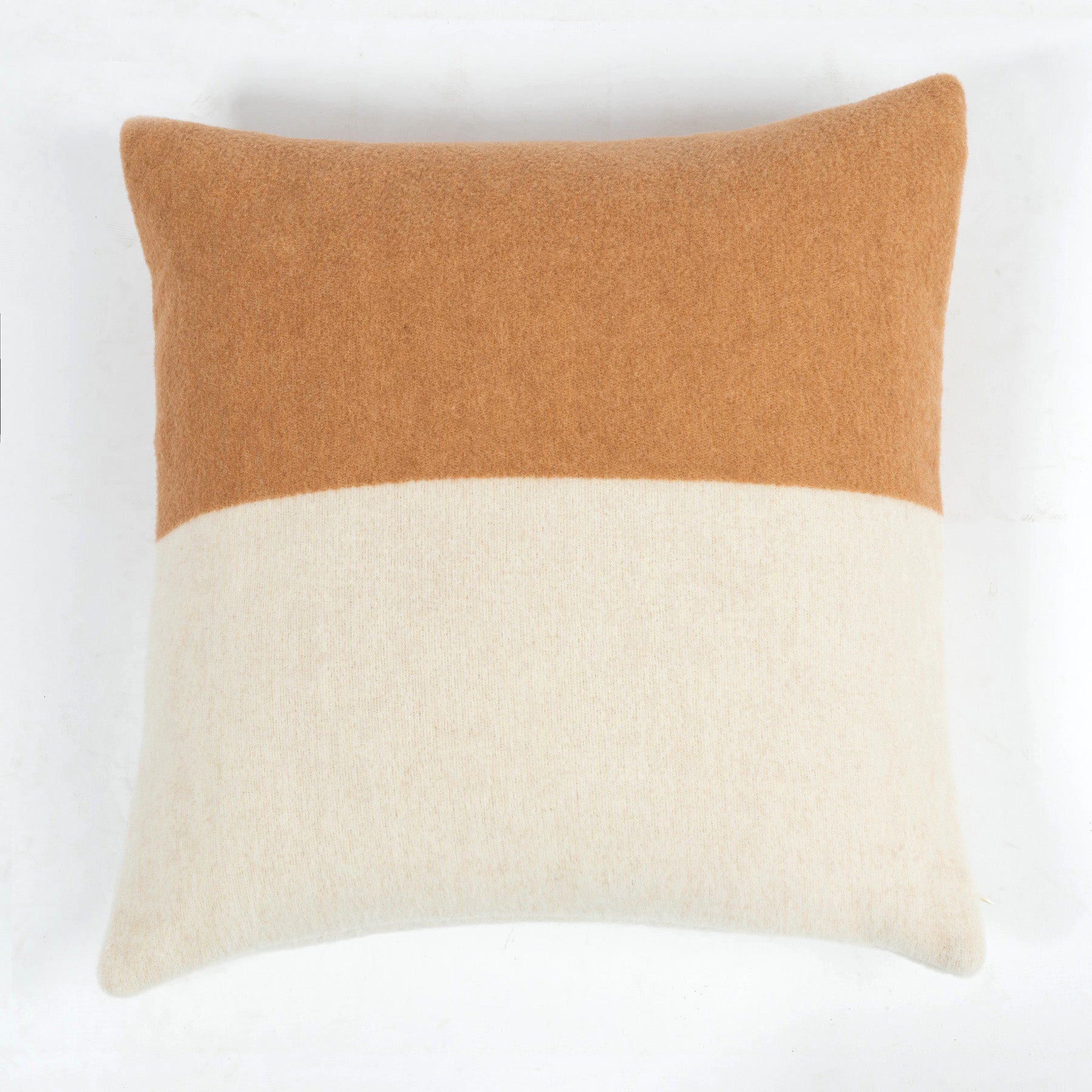 Wollkissen 45x45cm Halb/Halb-Streifen in camelbraun-offwhite
