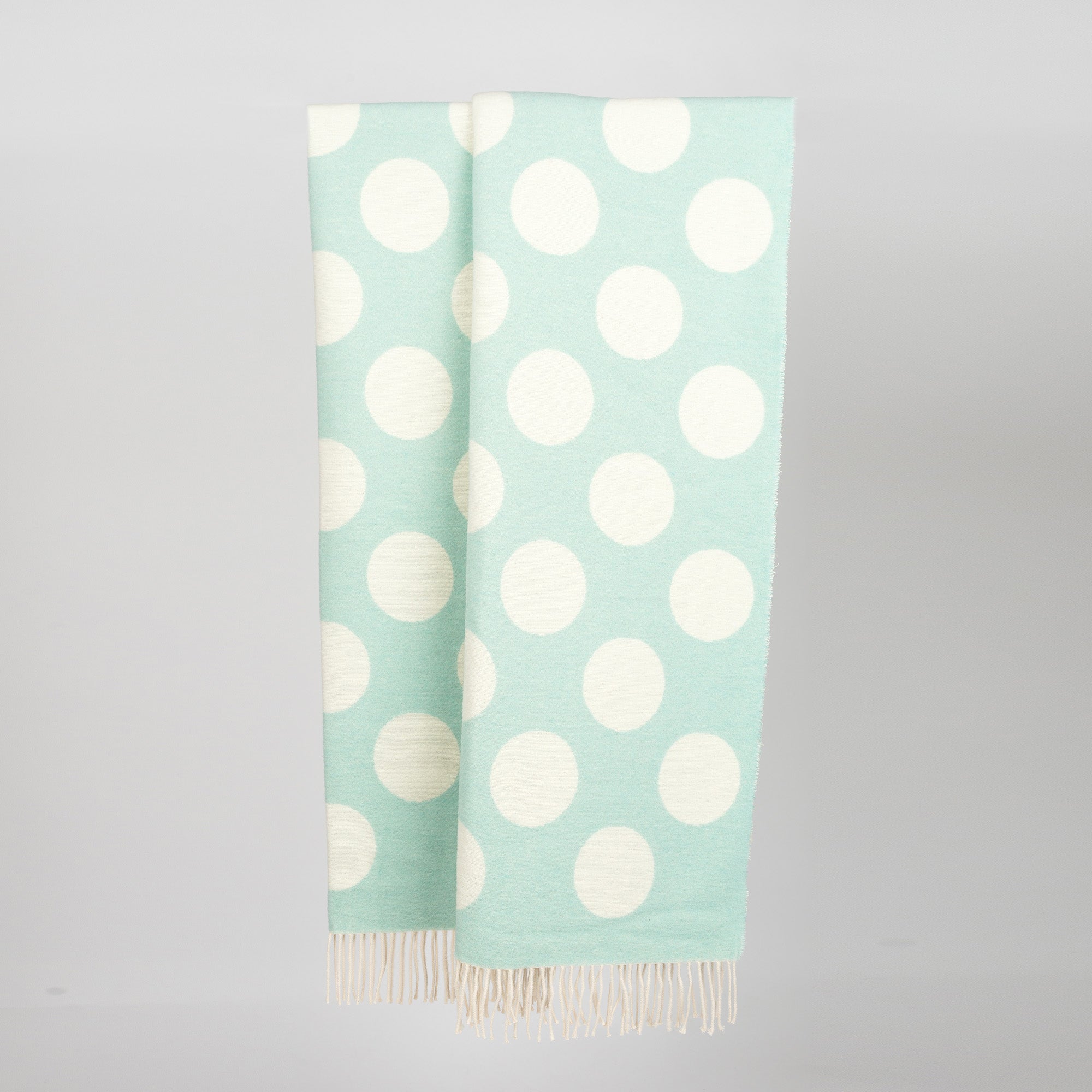 Wolldecke 150x195cm mit Punktemuster in Aqua-Offwhite