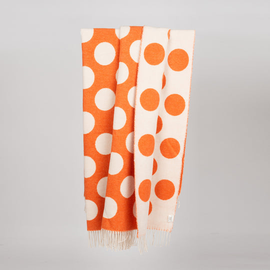 Wolldecke 150x195cm mit Punktemuster in Orange-Offwhite