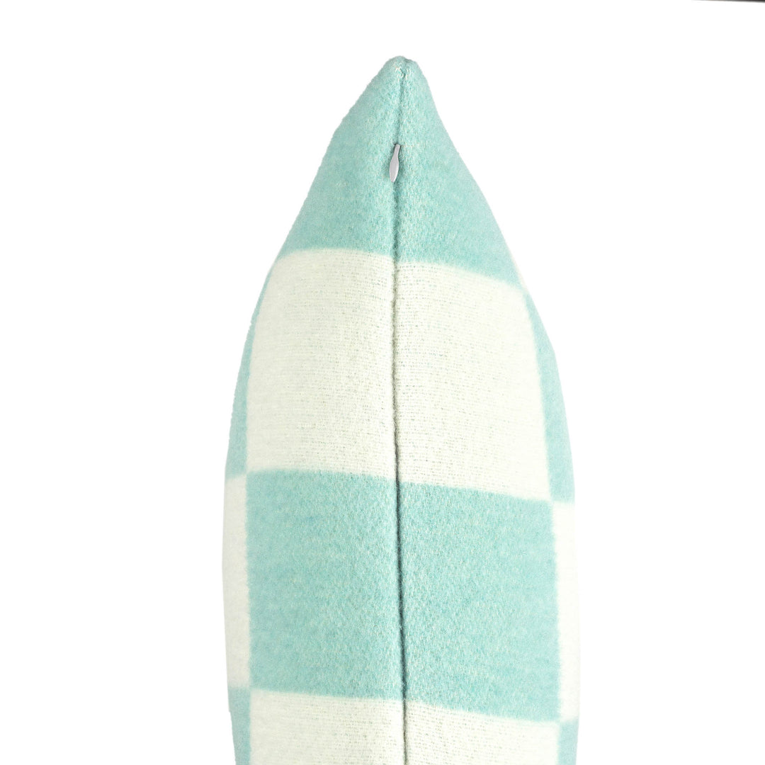 Wollkissen 45x45cm mit Karomuster in Aqua-Offwhite