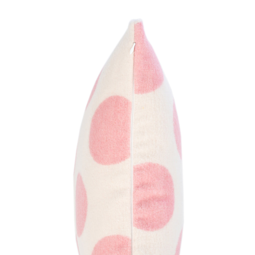 Wollkissen 45x45cm mit Punktmuster in Rosé-Offwhite