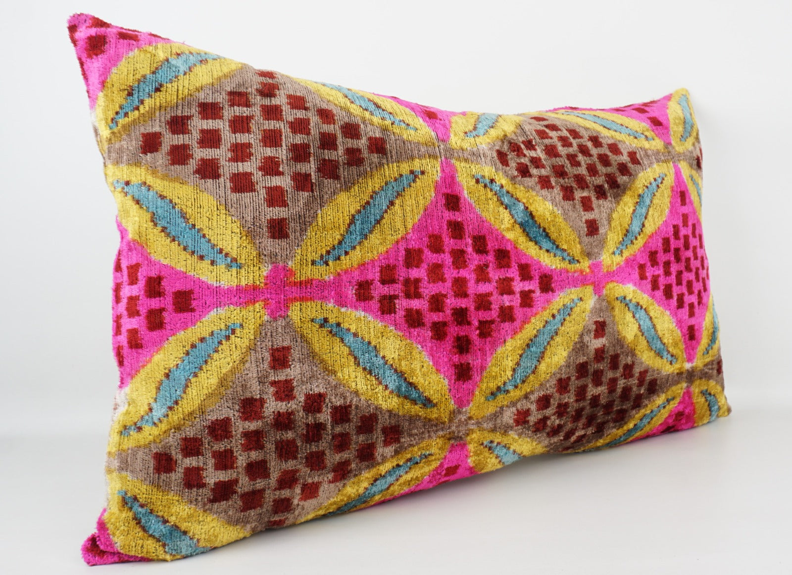 Seidenkissen 40x60cm mit Blüten-Rosette in Taupe-Fuchsia-Gelb-Türkis