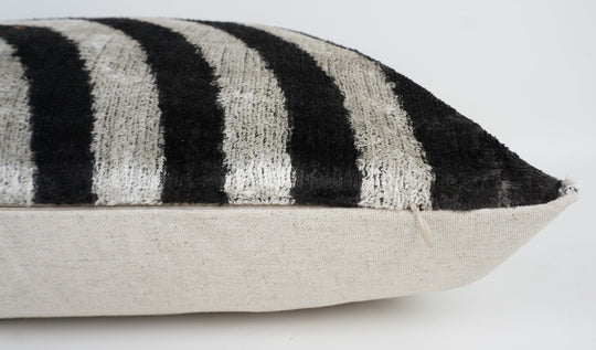 Seidenkissen 40x60 cm mit Bogenmuster in Offwhite-Schwarz