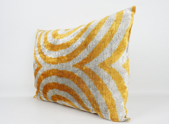 Seidenkissen 40x60 cm mit Bogenmuster in Safran-Offwhite