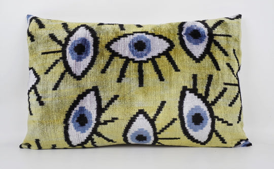 Seidenkissen 40x60cm mit Evil-Eye in Limettengrün, Schwarz &amp; Offwhite – Silk/Velvet