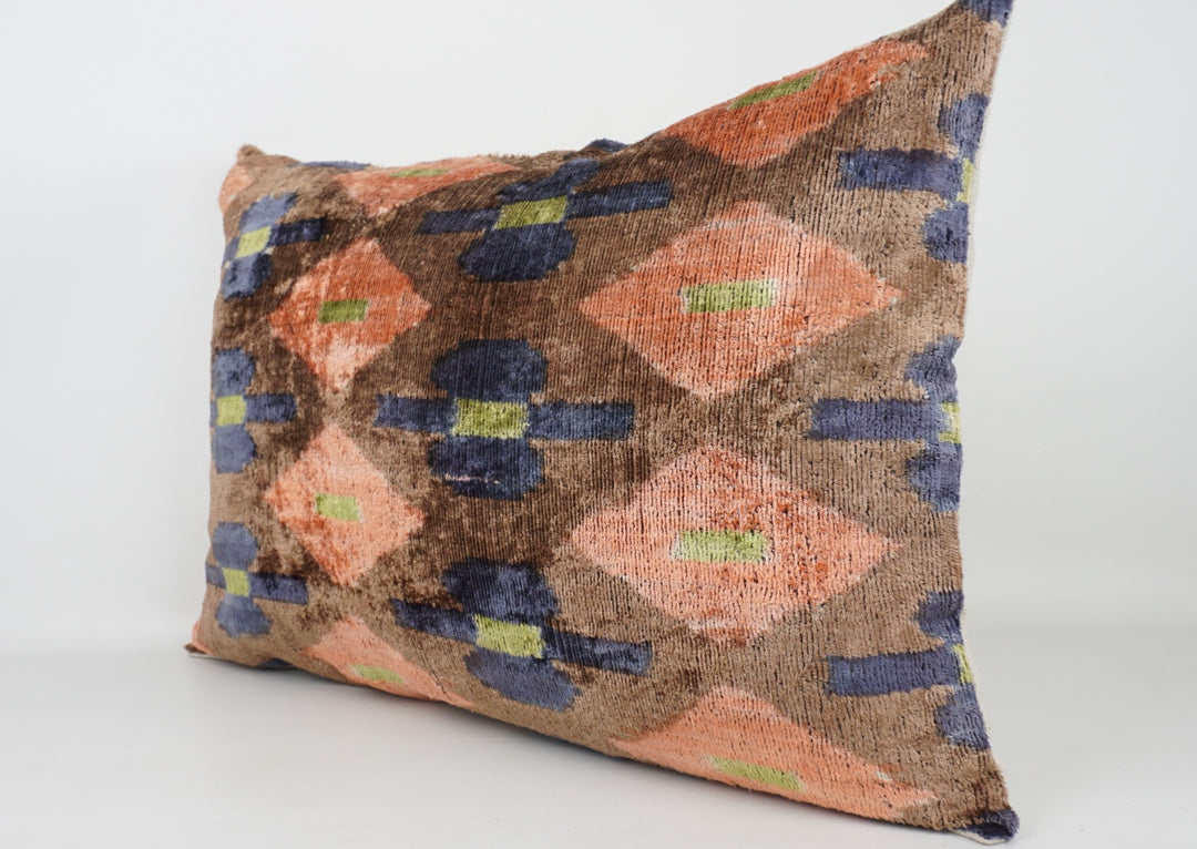 Seidenkissen 40x60cm mit Geometrie Rauten &amp; Kreuzformen in Braun-Blau-Grün-Orange