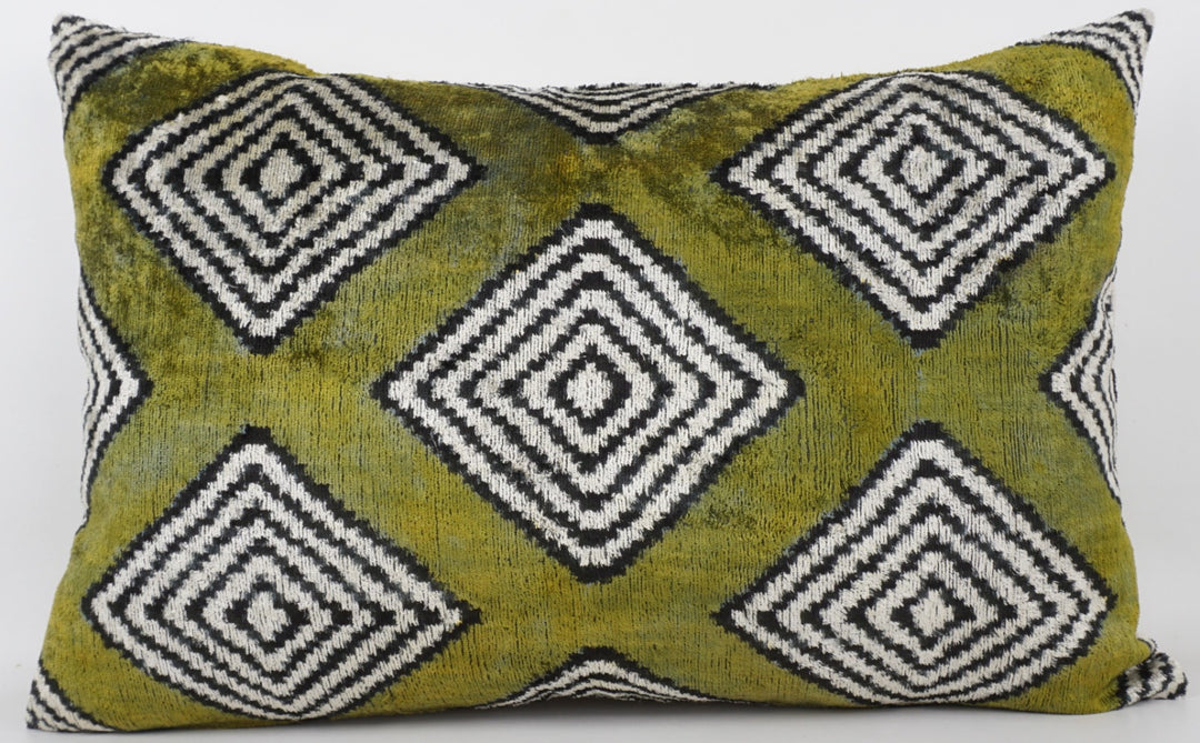 Seidenkissen 40x60cm mit Geometrie Rauten in Olivgrün-Offwhite-Schwarz