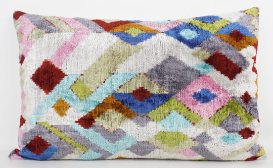 Seidenkissen 40x60cm mit Geometrie Rauten &amp; Zickzack in Offwhite-Rosa-Grün-Blau-Rot