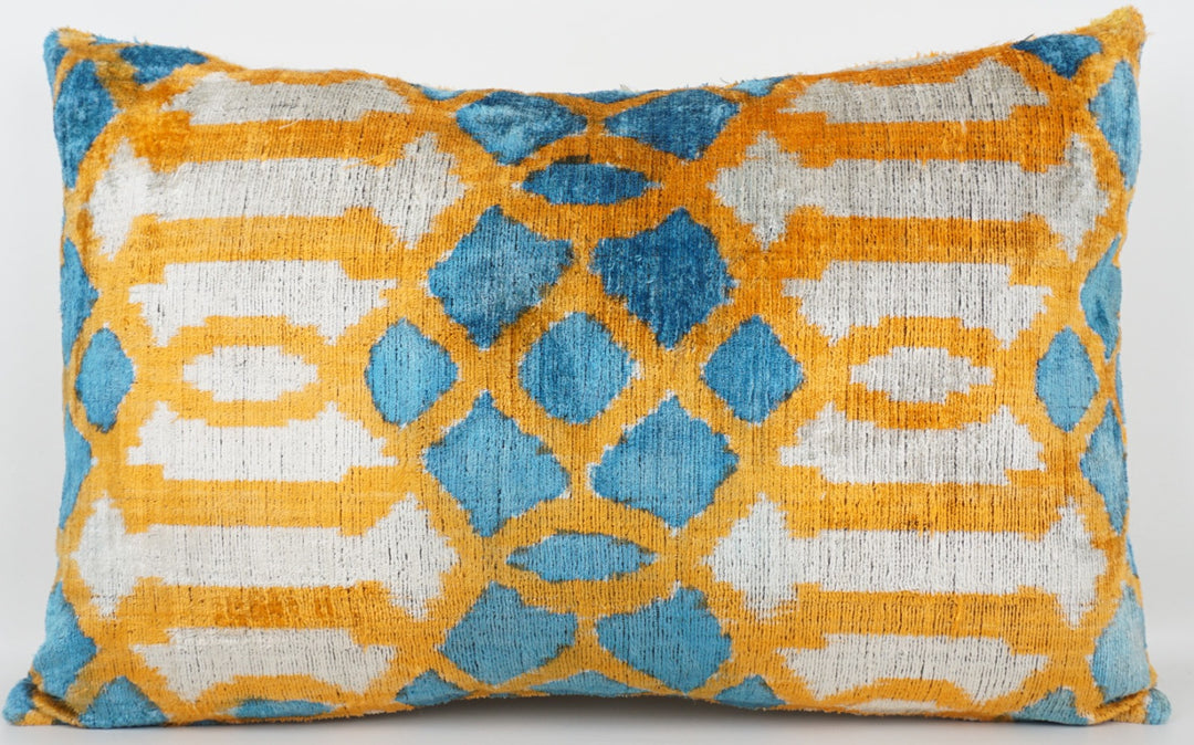 Seidenkissen 40x60cm mit Ikat-Gitter in Offwhite-Gelb-Blau