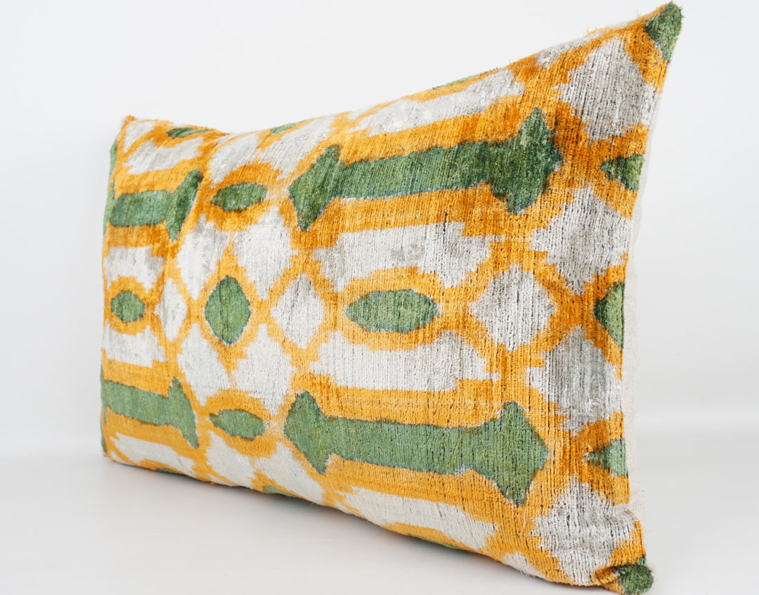 Seidenkissen 40x60cm mit Ikat-Gitter in Offwhite-Gelb-Grün