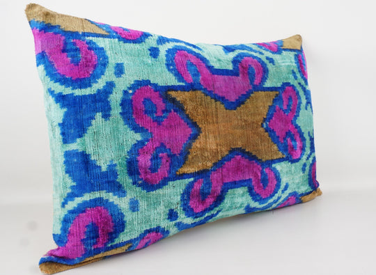 Seidenkissen 40x60cm mit Ikat-Ornament in Mint-Blau-Magenta-Braun