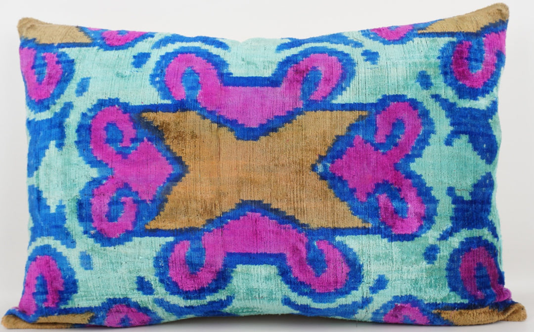 Seidenkissen 40x60cm mit Ikat-Ornament in Mint-Blau-Magenta-Braun