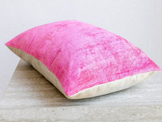 silk-velvet-kissenhuelle-40x60cm-uni-pink-offwhite-100_Seide-premium-dekokissen-seidenkissen-designkissen2
