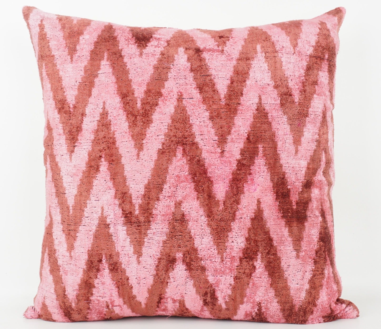 Seidenkissen 50x50cm mit Chevron-Muster in Rosé und Braun