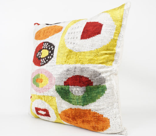 Seidenkissen 50x50 cm mit Grafik-Forms-Muster in Multicolor