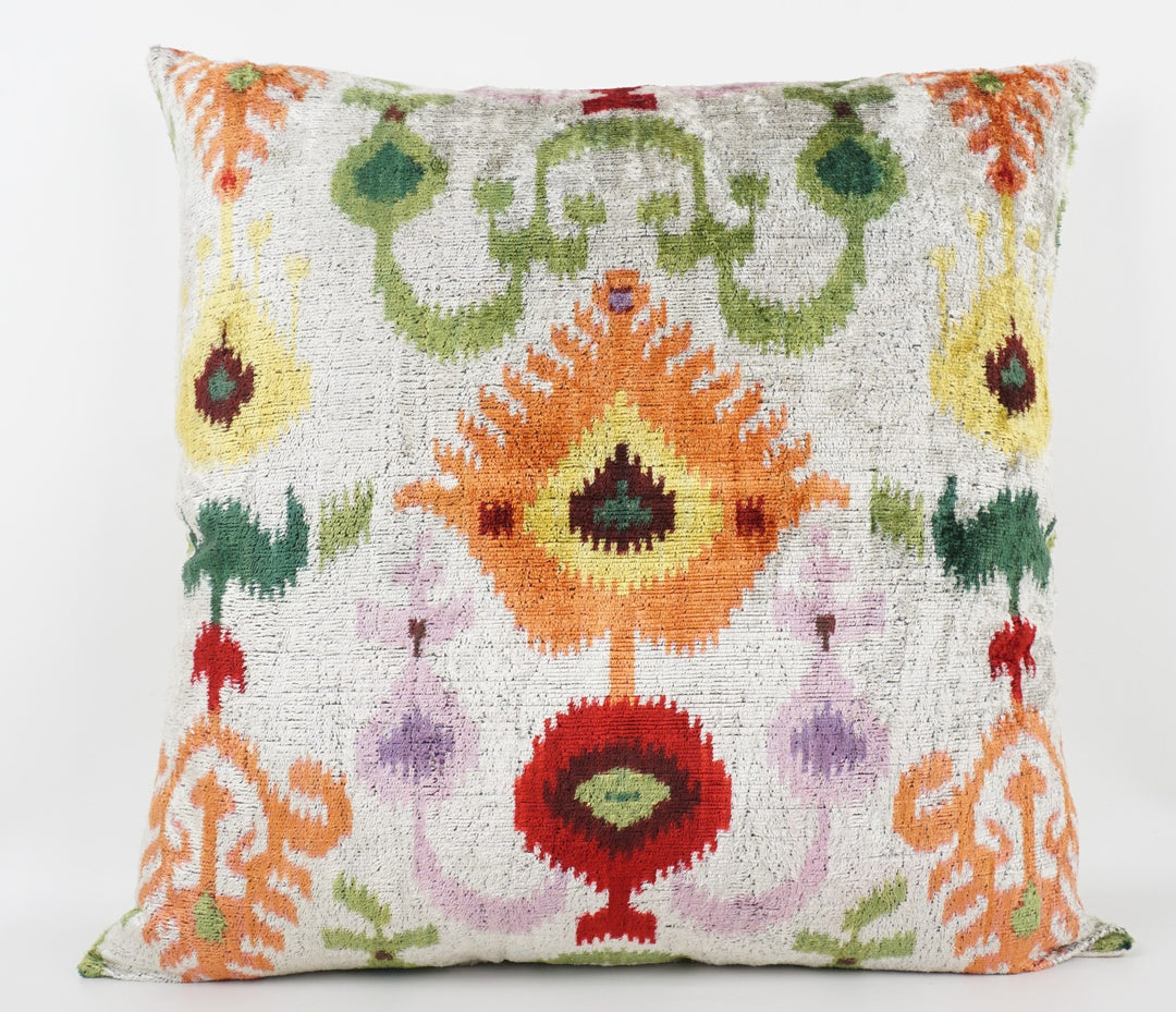 Seidenkissen 50x50 cm mit Ikat-Floralmuster in Multicolor