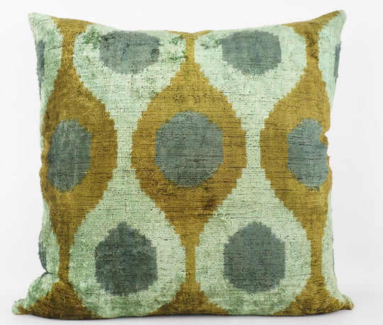 Seidenkissen 50x50cm mit Ikat-Ovale-Muster in Salbeigrün, Oliv und Petrol