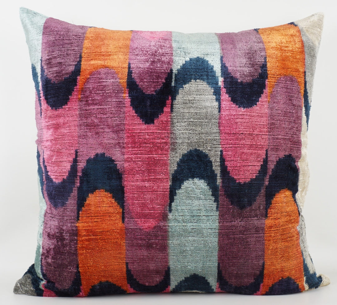 Seidenkissen 50x50 cm mit Wellenmuster in Multicolor